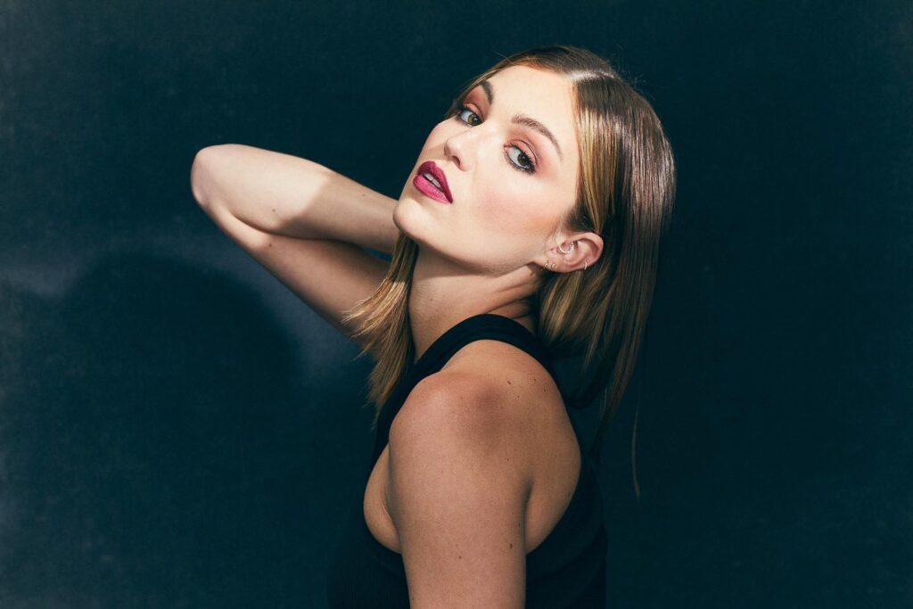 Lili Simmons: Biography, Career, Net Worth 2026 & More